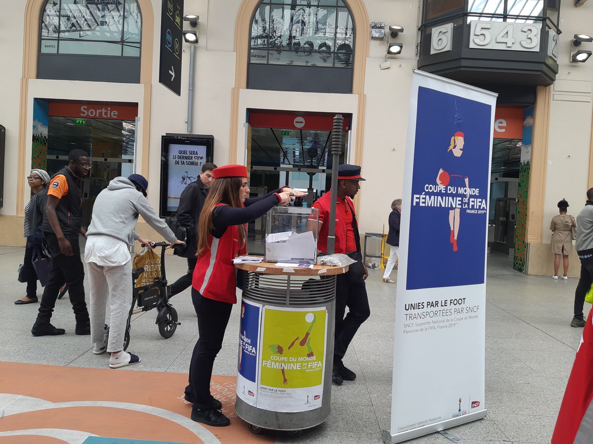 2_agents's tweet photo. C est fini !
Vous avez étés nombreux à participer à notre stand #coupedumondefeminine pour gagner des places et nos équipes vous en remercie.
Le tirage au sort est bientôt prévu restez attentifs à vos mails...vous êtes peut être les heureux gagnants 😉 #LOVEFOOTBALL #TRANSILIEN https://t.co/KgFcJ0vcJl