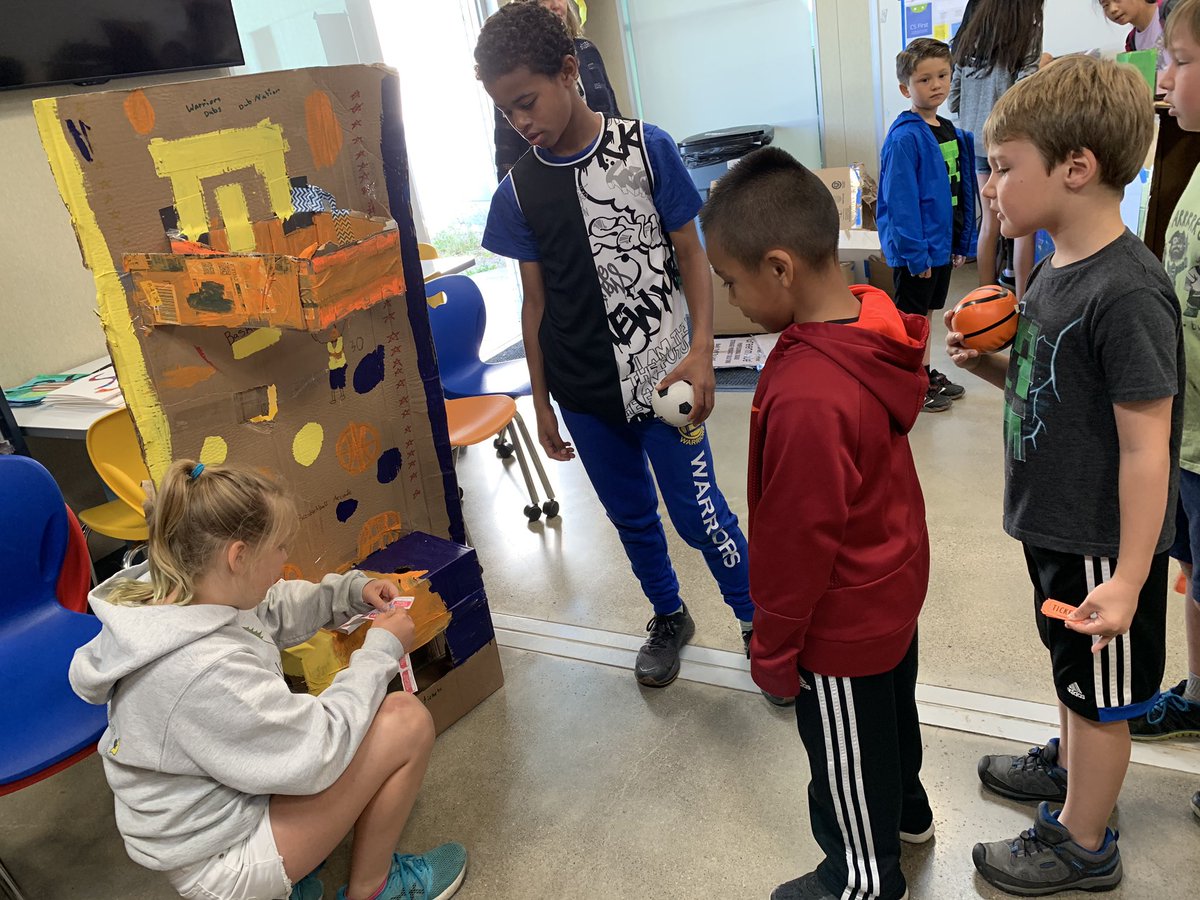 MrsKaneko's tweet photo. The cardboard arcade was the highlight of the day for the 1st graders today! So much fun! Thanks @sinclairt7 @NathanHickey15 @MsPlane16 #OsterPride #USDLearns #osterroom2 https://t.co/ttz1QUczGu