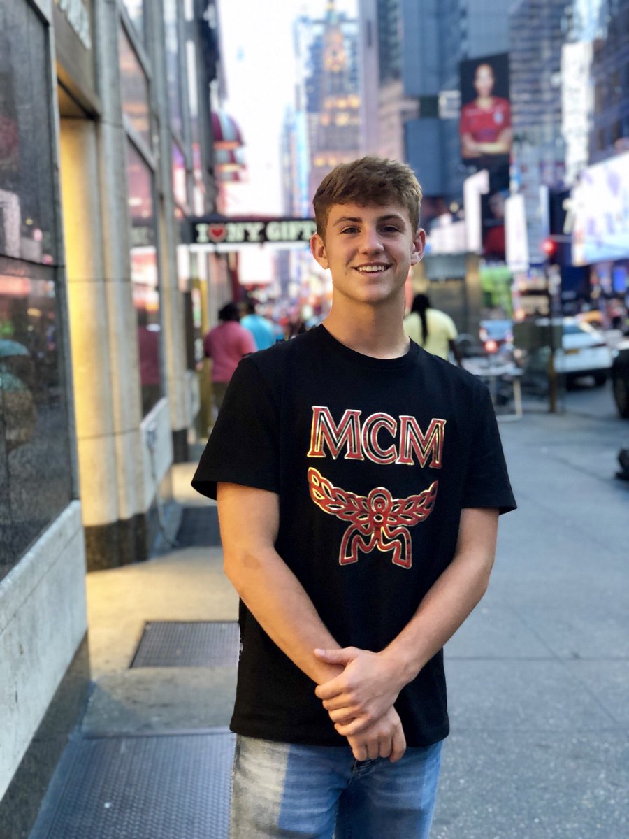 MattyBRaps's tweet photo. Thank you for the best nine years of my life ❤️ #bestfamily https://t.co/zKTprEwje5