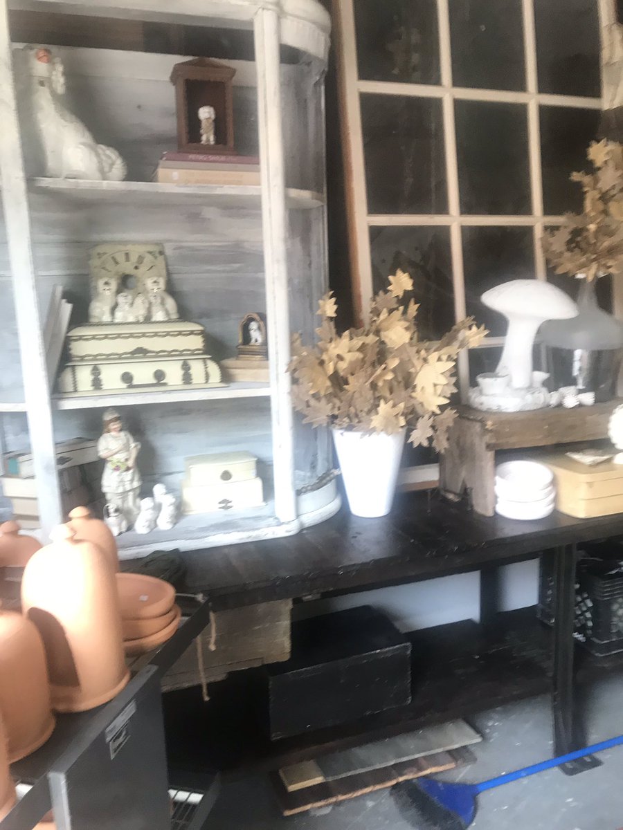 ForCirca's tweet image. Circa sneak peek tomorrow 10-5. Deb will be there working 10-5- stop to say hello! Use our rear entrance- look for open garage door- 274 North Main, just south of Bill’s Donuts🍩💃