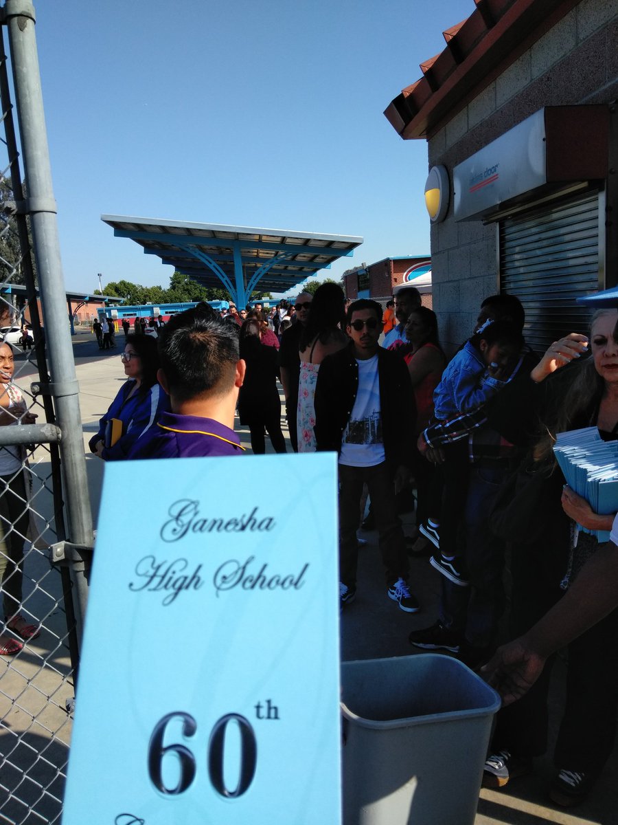 RBrownGreenClub's tweet photo. Lining up already. https://t.co/GbcRMbV3Ef