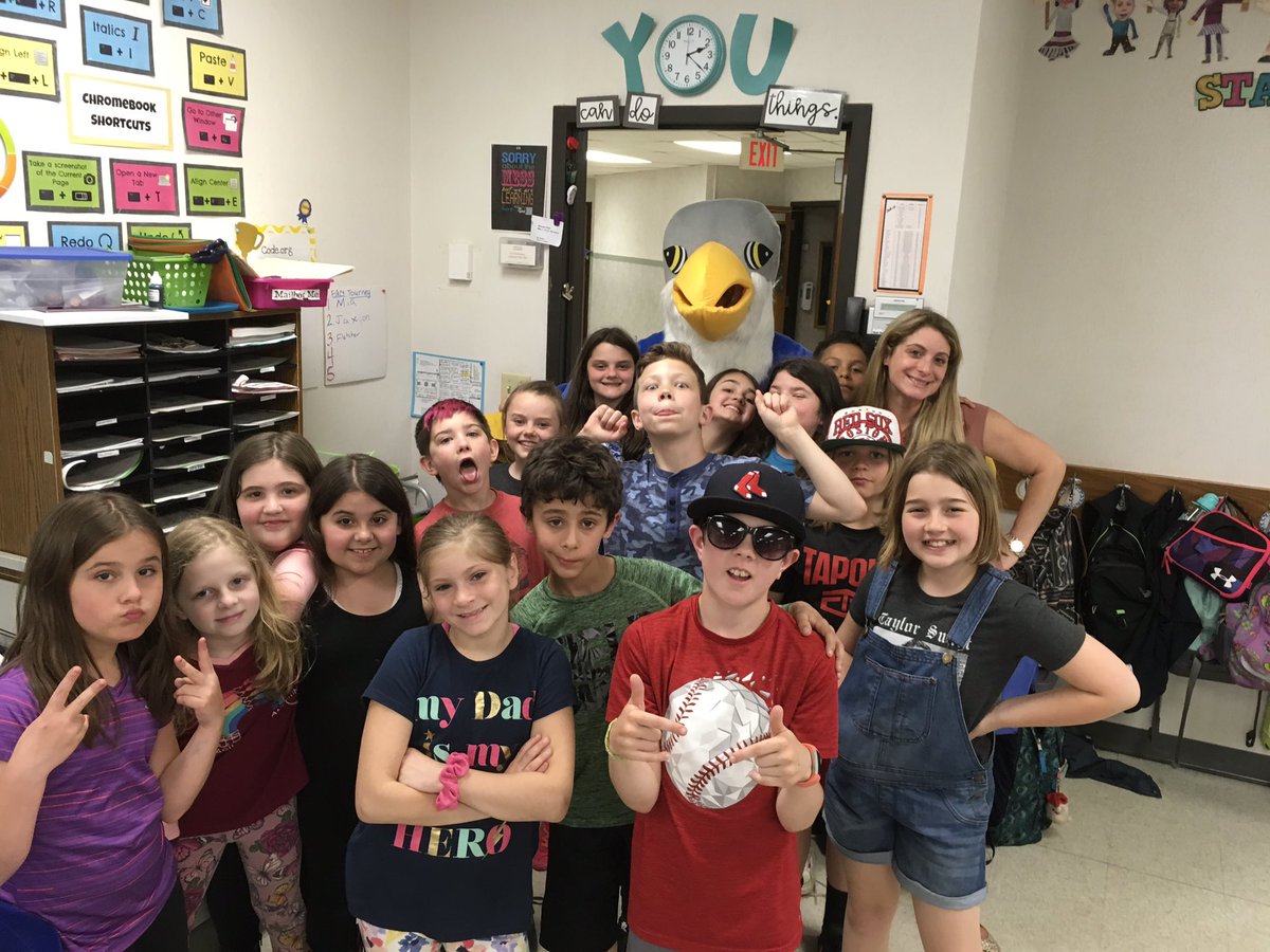 Laura Kaufer tweet media