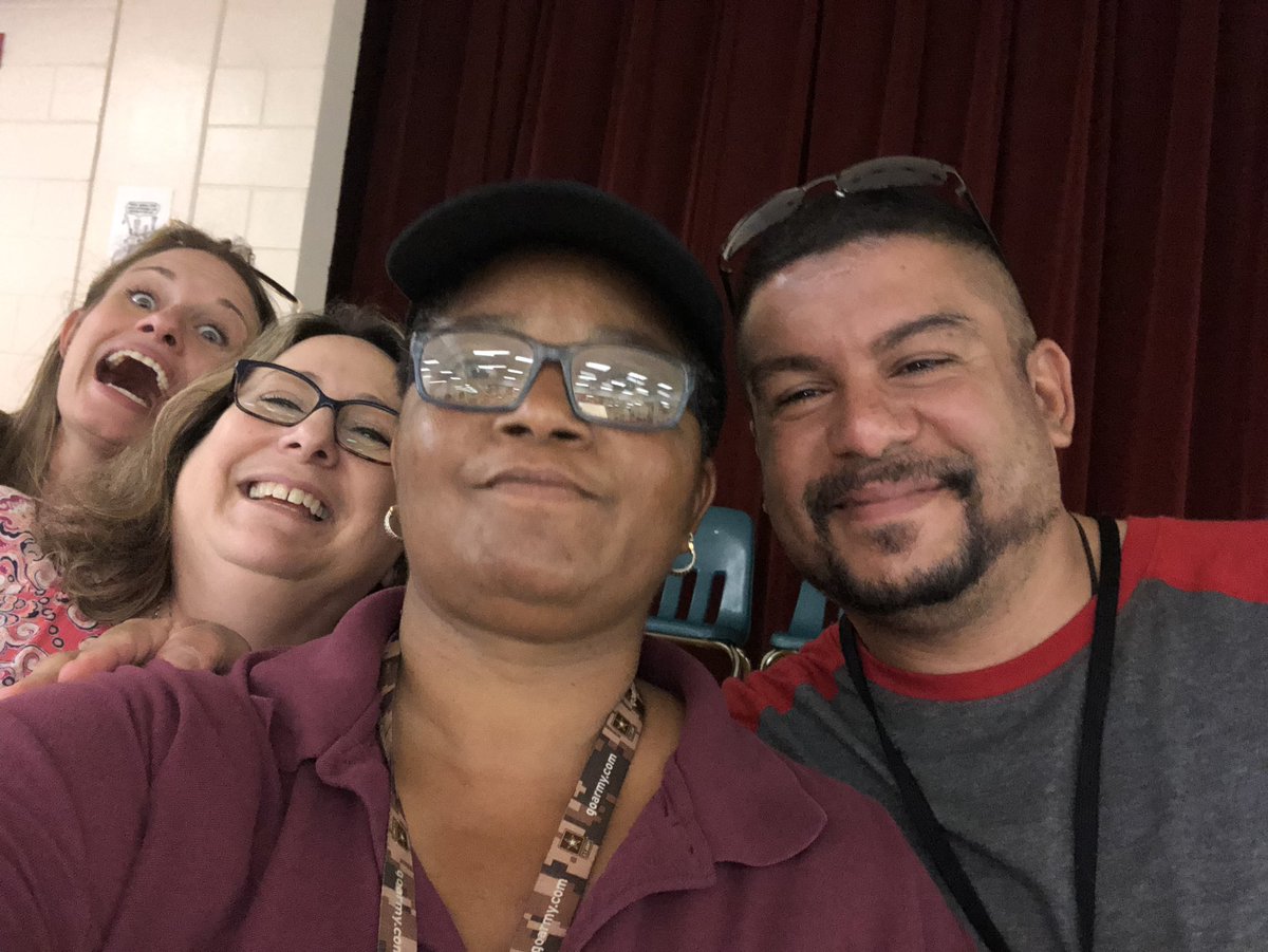 Last day of school!!☀️😎😁🐊 <a href="/RSMSGATORS/">River Springs MS</a>