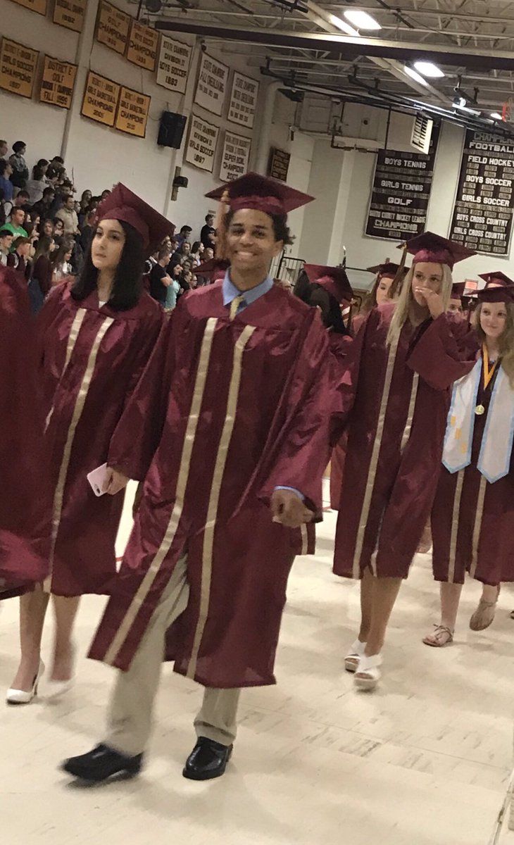mrslangley225's tweet photo. Lots of Special Smiles from some of the Special Grads! 😊@SHRHSRams @SHRHS_19 https://t.co/FoKvfXmbDf