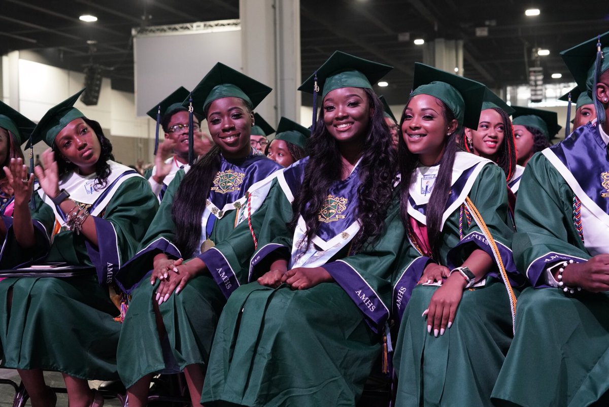 DeKalbSchools's tweet photo. Congrats Arabia Mountain High Class of 2019! #DeKalbGrad19 https://t.co/4uatzkTzjq