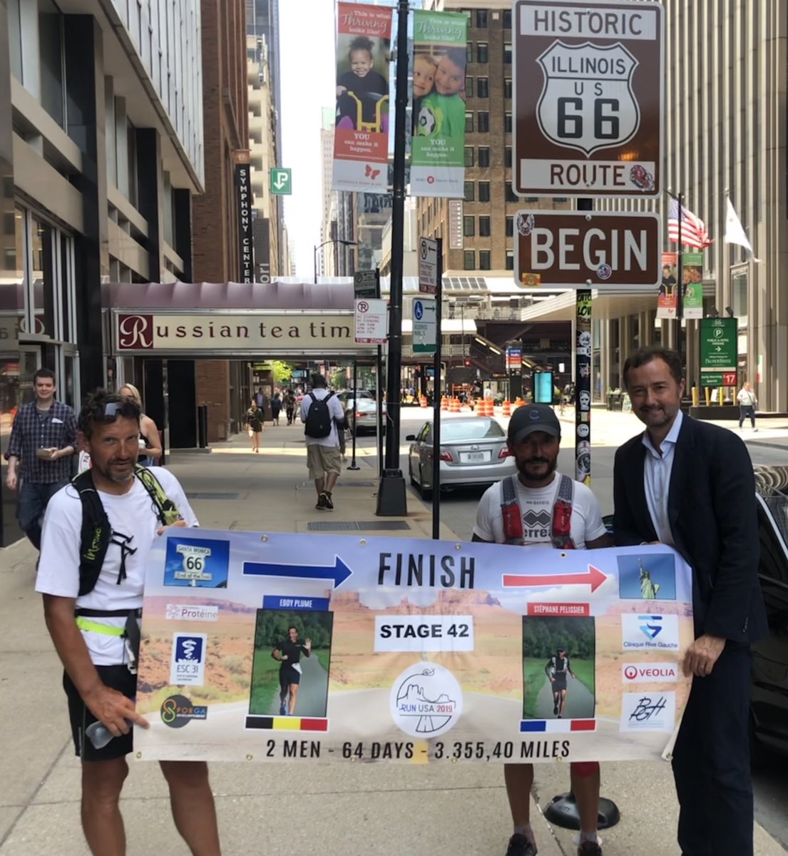 FredericChole's tweet photo. Courir 5400 km en 64 jours (85 km/jour) sur l’historique #route66 reliant LA à NY sur les traces d’ #AndyPayne en 1928, c’est l’exploit de 2 🇫🇷, Stéphane Pellissier et Eddy Plume au profit des personnes handicapées de « La main de Mathilde ». Respect ! @FranceinChicago https://t.co/yTICZZHOCw