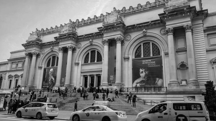 H0NEYB0YY's tweet photo. XOXO : a bts au 

spotted: kim seokjin is back in town after a year but the question still remains, where did he run off to? has he come back to take his place at the top of the met steps? better look out jimin or the crown will be taken from you once again.

xoxo, gossip girl https://t.co/d6MuF2rhZx