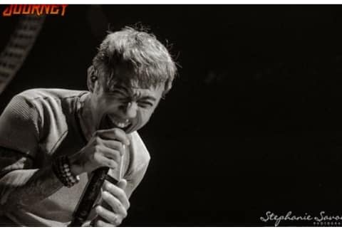 llangway's tweet photo. Happy  #frontmanfriday  everyone. Have a great show tonight @arnelpineda https://t.co/YqygmcaEpd