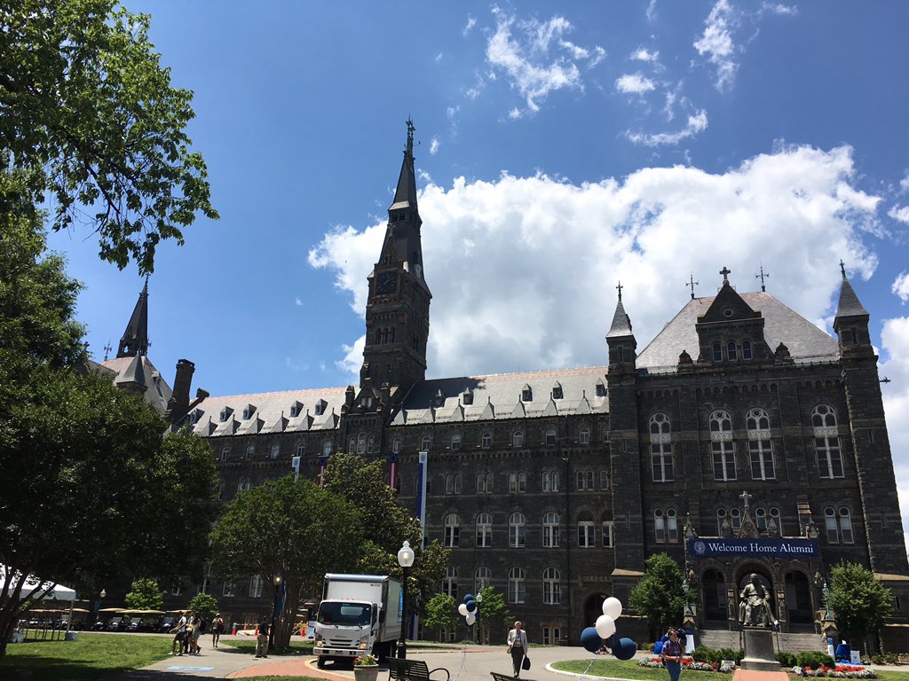 DrLynziA's tweet image. Lovely after in Georgetown with @criminographer and added excitement of us both getting ID’d at the bar (for coke!) 😂#CRN6_DC2019