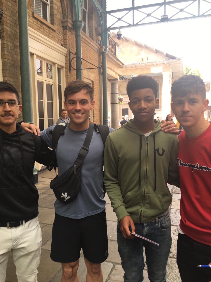 BrookeHouseCol's tweet photo. We headed to Covent Garden today to have a go at the @livethecity Treasure Hunt. A good day had by the teams. Congratulations to the winners - Aaron, Byron, Julio and Kofi. Not only did they get Gold Medals (of the chocolate variety), they met an actual Olympian - @TomDaley1994 https://t.co/FsFqxlTHVr