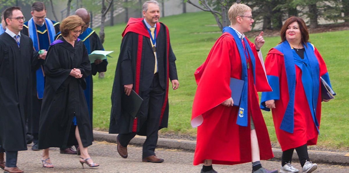 ULethbridgeEdu's tweet photo. University of Lethbridge Convocation 2019 #uleth2019 #uleth #yql @nevermetafence @ulethbridge https://t.co/I4HkwMtyab