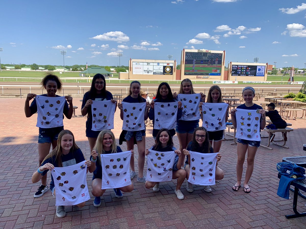PamDepalma's tweet photo. Lil Saints at the Pin Party! #TKOKC @triplecrownspts @NCAAsoftball https://t.co/Ck3m9aEzcK