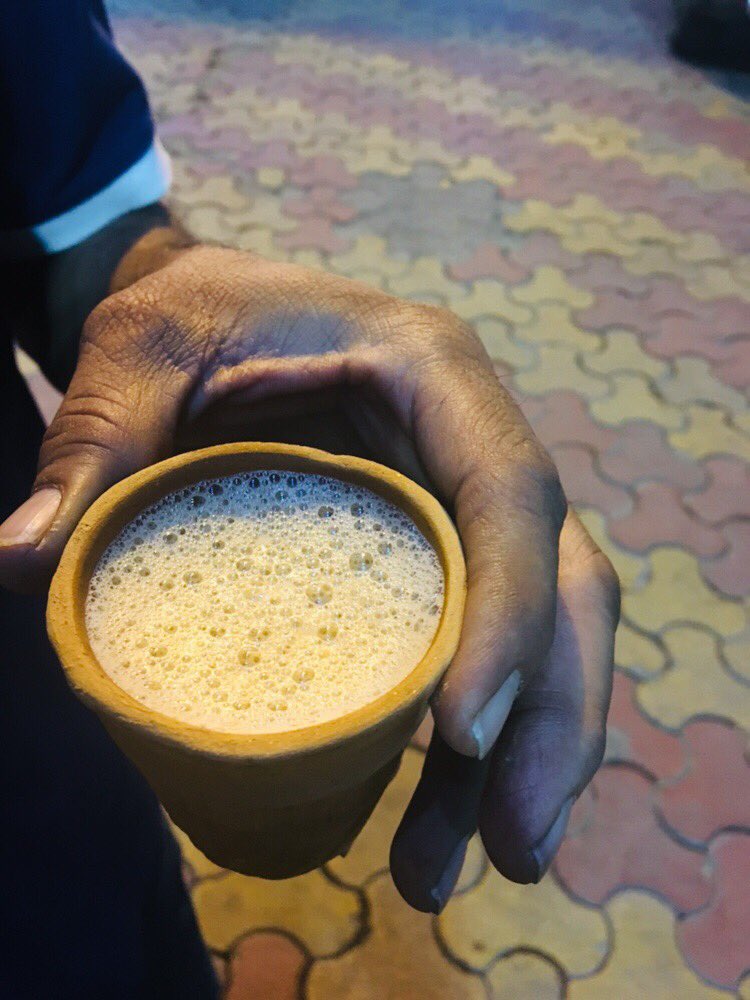 mrehanasad79's tweet photo. Kulladh wali Chai on Shiv Ganga Dhaba on route #NH24 near Hapur in a way to hometown #Pilibhit #UP #India
https://t.co/vlS2GdWZxQ #Chainoshi #Travels #Highway #Vacations #portraits #Ramzannights @AngelFrmHell9 @PunjabiRooh @VilakhanChatha https://t.co/ooGe8JC293