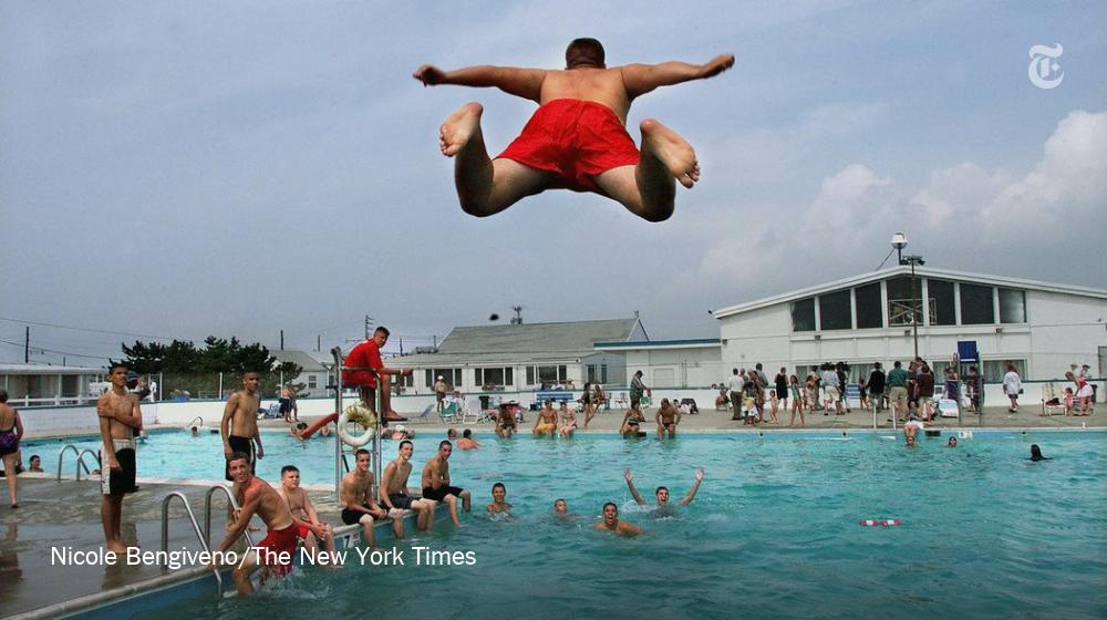 nytimesphoto's tweet photo. The New York Times’s staff photographers, when not shooting the things that make people move to the city, record the stuff that defines life once you arrive https://t.co/MqOsc6Vj2E https://t.co/F6sND3DvVf