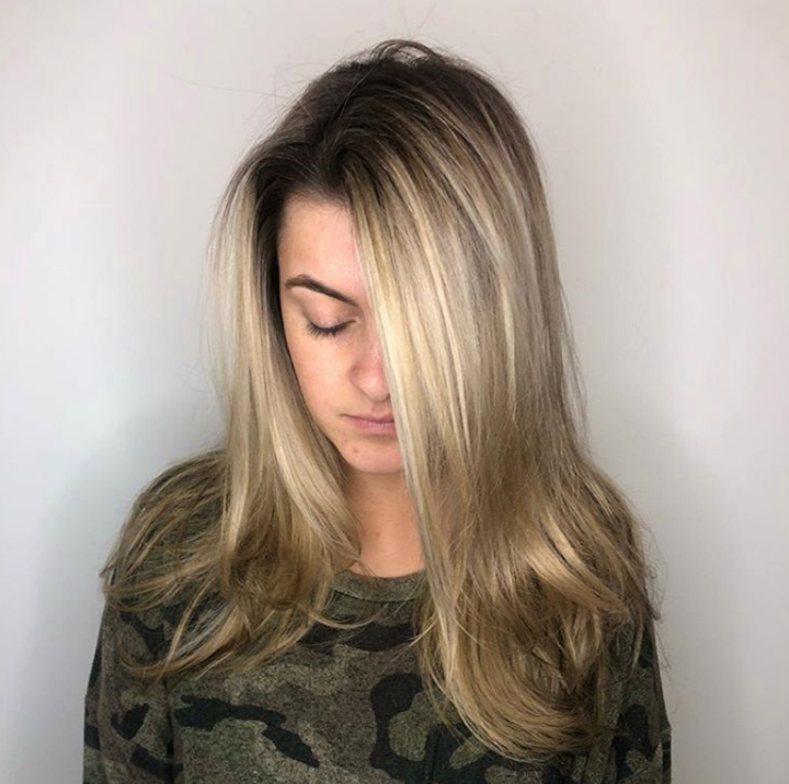 JasonMatthew215's tweet photo. Baby lights and blonde balayage by Brandi. The perfect color change for summer's unofficial kick off! ☀️🌞 https://t.co/8X1uHivSe9
