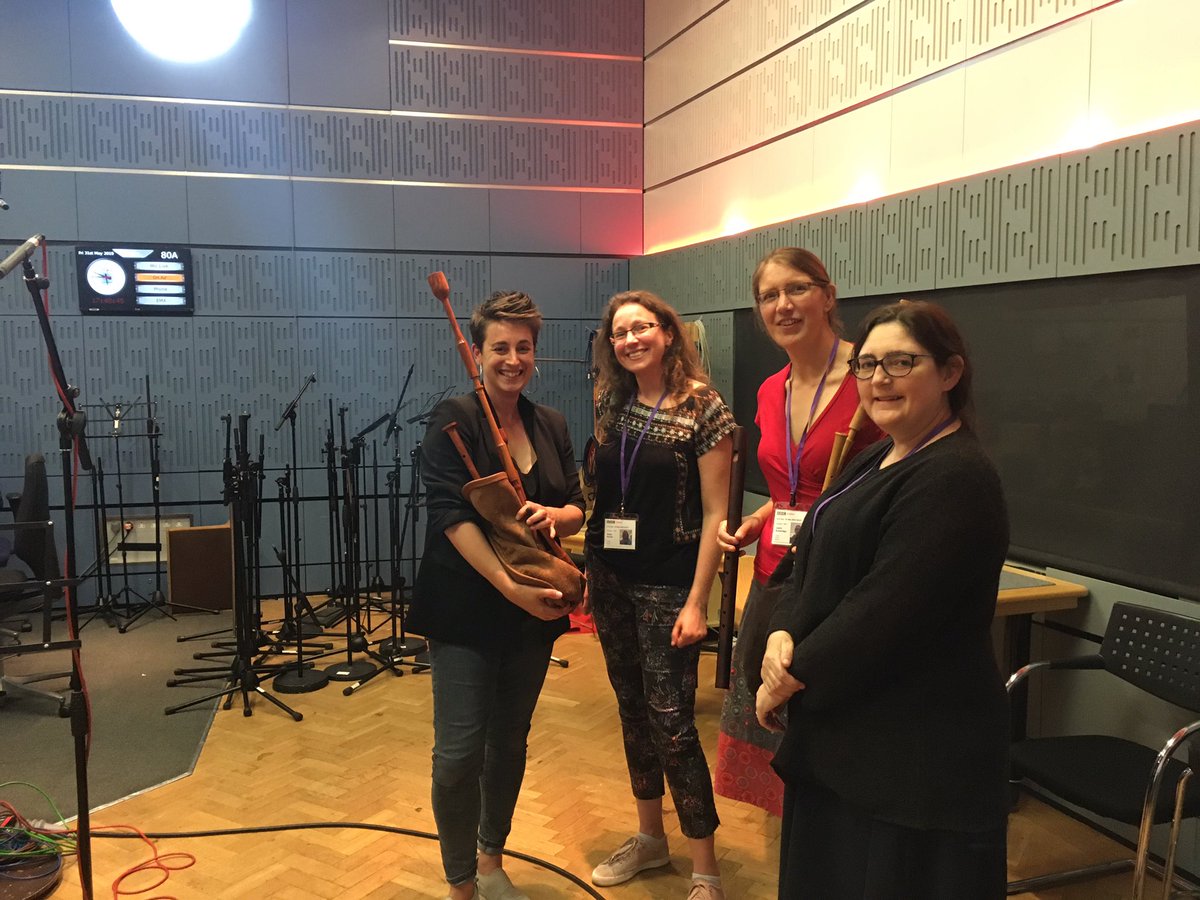 Blondel_Winds's tweet photo. Had a fantastic time deafening poor Sara on In Tune this afternoon! She looks quite happy here however. Thanks so much for inviting us on! #bagpipes #Recorders #shawms #tweeting #birds https://t.co/pHnOcTez42