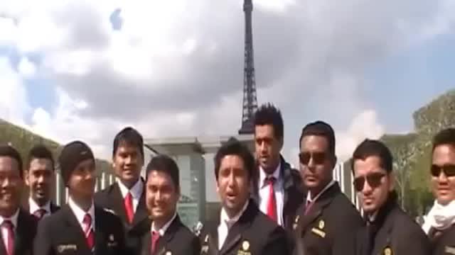 turangkidur's tweet photo. ✊🏻BANYAK JALAN MENUJU JERMAN✊🏻

HIDUP INI SEKALI
BUMI INI LUAS
KAMU MAU DISITU SITU AJA?
DUNIA INI INDAH

PERGILAH KE SUATU TEMPAT YANG JAUH
DAN KEMBALI MENJADI PRIBADI YANG BERBEDA
YANG LEBIH BERANI
LEBIH KUAT
DAN BERPIKIRAN TERBUKA

ITU HADIAH UNTUK DIRIMU SENDIRI

-A thread- https://t.co/GHlyVNhphL