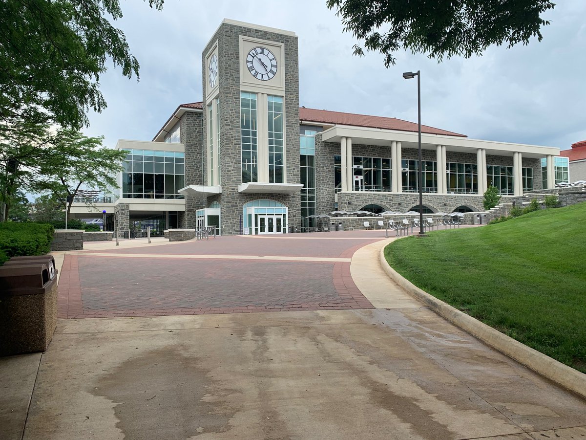 JMUGRAD2012's tweet photo. Iโve never approached from the Madison Union angle. The new D-Hall has a lot of flare. #JMUMAC https://t.co/DWGInokxk2