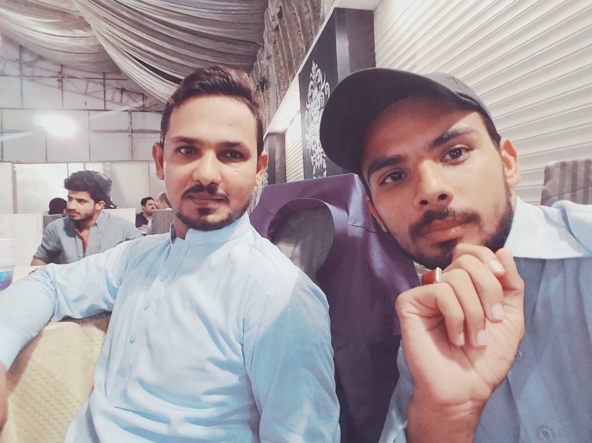 Ashraf_pk36's tweet photo. مسلم لیگ ن PS-128 میں افطار ڈنر کا اہتمام ہوا جس کہ میزبان ناصر الدین محمود صاحب تھے
افطار ڈنر میں سندھ کی قیادت کہ ساتھ ساتھ بزرگوں اور خاص کر #نوجوانوں_کی_بڑی_تعداد نے شرکت کی اور محسن پاکستان #میاں_محمد_نواز_شریف کا بھرپور ساتھ دینے کی یقین دہانی کرائی۔
(MSF-N) PML-N 💓🐅🇵🇰✌ https://t.co/hTP6e4irv3
