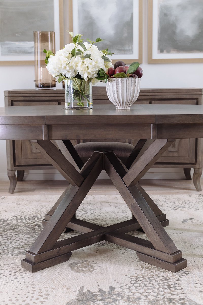 Mathis_Home's tweet photo. Friday dinner awaits! 🍽 https://t.co/PVdeWz3LBj

#YourStyleYourPrice #MathisStyle #Diningroom https://t.co/Z4aoP77Jqx