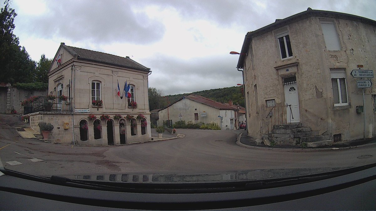 AndysViewsBlog's tweet image. 5 posts to help plan your drive to France this summer? 
andysviews.com/andys-blog/?ca…

#Eurotunnel #Emovis #France #Calais #millauviaduct #Millau #tolls #peage #bikesoncarroof