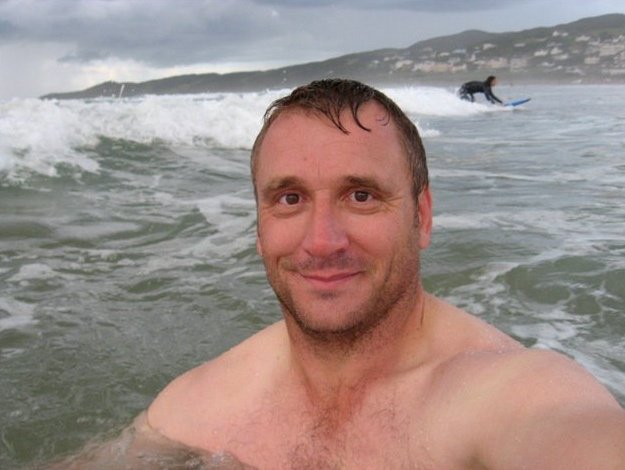 CarlBovisNature's tweet photo. In the surf at Woolacombe beach in Devon, but minus a board! π
Taken about 6 years ago, this is my #photoflashbackfriday pic for this week! π
See, I can be happy sometimes! ππ€£π https://t.co/9kJcIHY8to