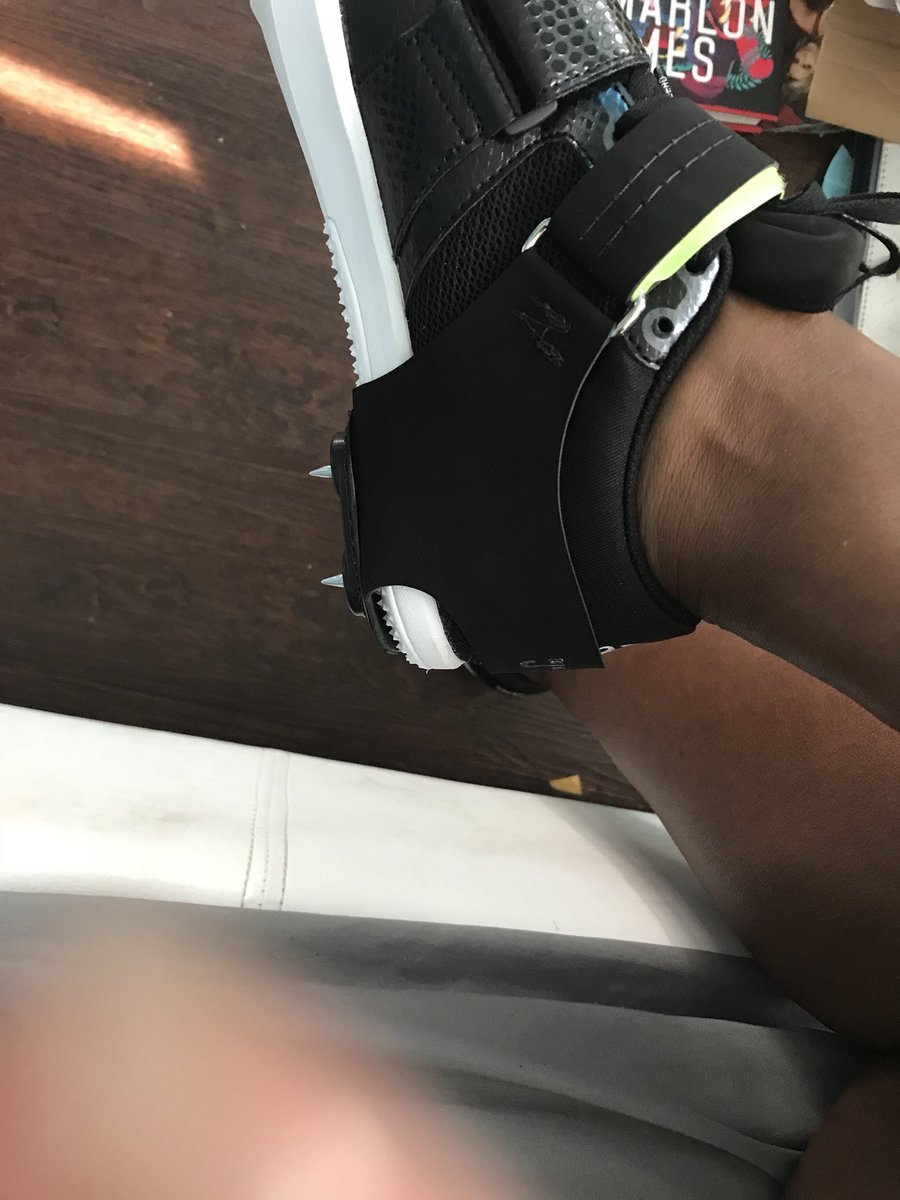 AsiaStormborn's tweet image. This week I learned about jumping shoes. Now I’ve got some 😏. Hoping to see a gain since I’ve been working on my LJ this week. 💪🏾 #tracklife #mastersTrack