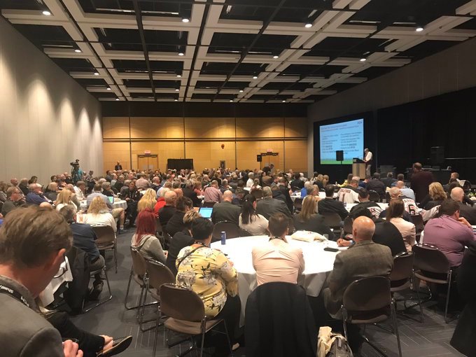 Chris_Fonseca3's tweet photo. Day1 @FCM_online 2019conference #QuebecCity. Record breaking 3500 registered muni leaders-whether small/large/rural/urban/remote, when all orders of government work together respectfully &amp; build Canadian communities “from the ground up” we empower each other to #BuildBetterLives https://t.co/3fMlNEssYY