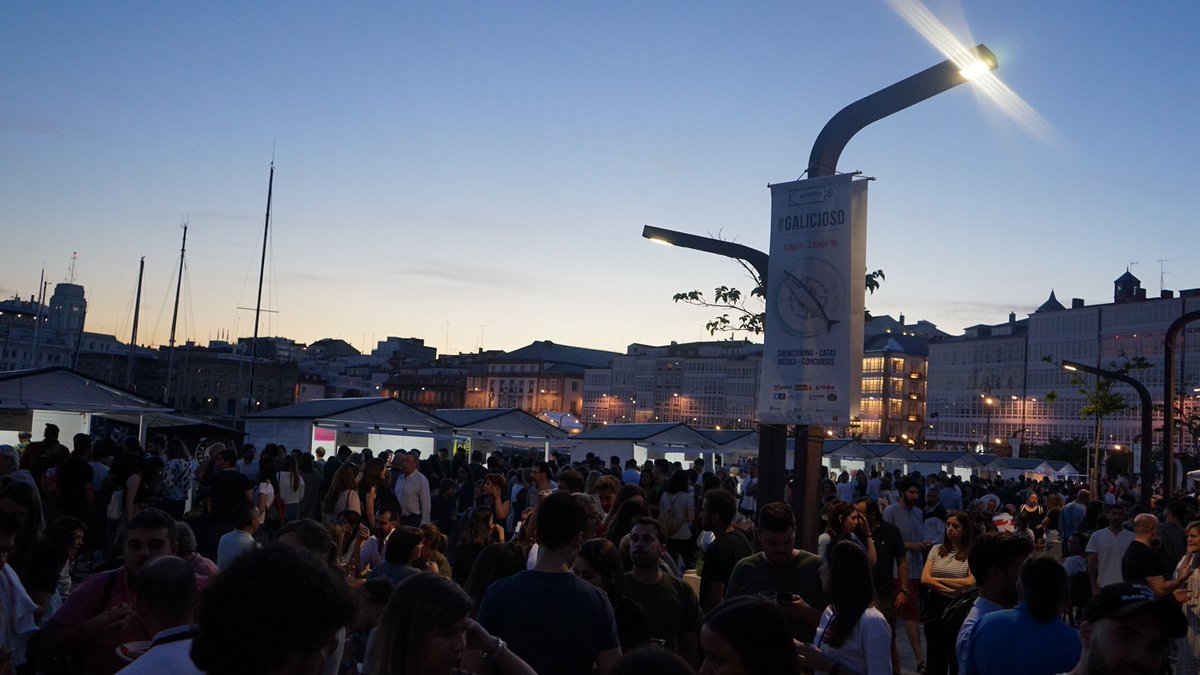 A punto de terminar la primera jornada de @atlanticagastronomica .

Una apertura muy exitosa, llena de buenos momentos y sobre todo de buena comida y buena música.

¡Nos vemos mañana!

#galicioso #atlánticagastronómica #atlánticagastronómicaacoruña #acoruña #coruña