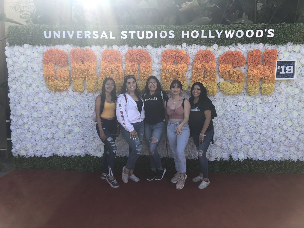 Jasmine_Hashemi's tweet image. Got to meet @kaskade 
#gradbash 19’ went OFF