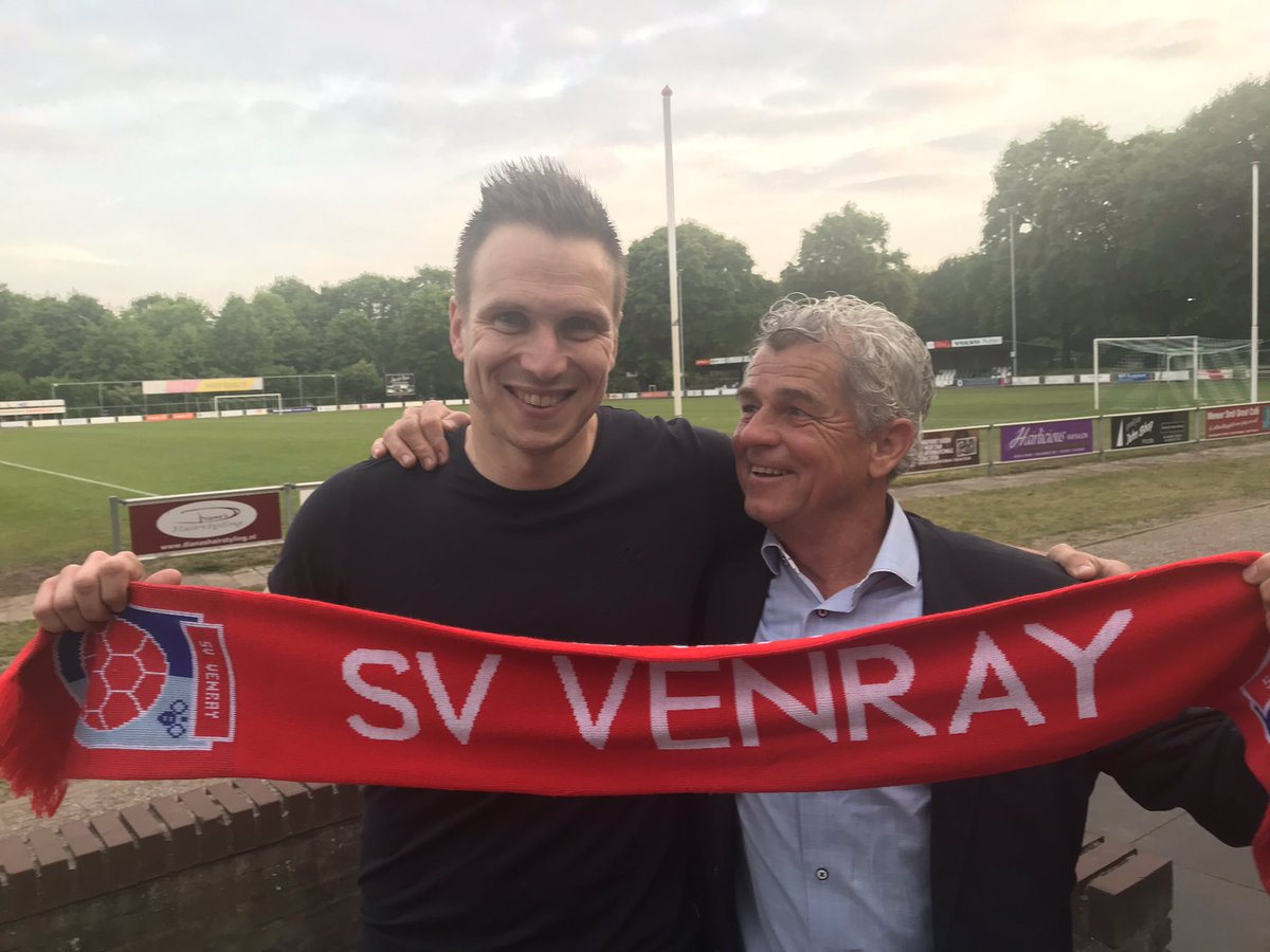 Freek bedankt voor alle super momenten dat iedereen die van echt voetbal houdt van je heeft genoten. Veel succes als nieuwe trainer van Leunen 👍👍👍👍