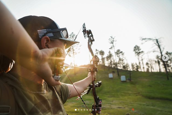 ArcusHunting's tweet photo. LET IT FLY.
...
We wish you a weekend full of adventure, family, friends and letting a few go!!!
#ForTheOBSESSED
📷: @jordan.budd , Ambassador
#ObsessionBows
#BeAWolf
#TrophyTake https://t.co/Rs1EymxoLG
