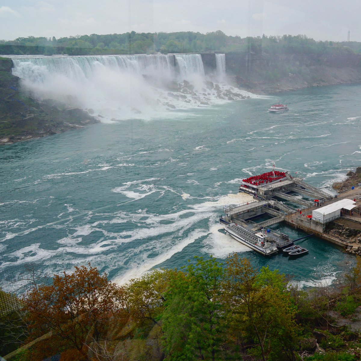 PopularCruising's tweet image. The wet and wild #Hornblower #NiagaraFalls sightseeing sailings via @VictoryCruise #VictoryI #GreatLakes #cruise #travel