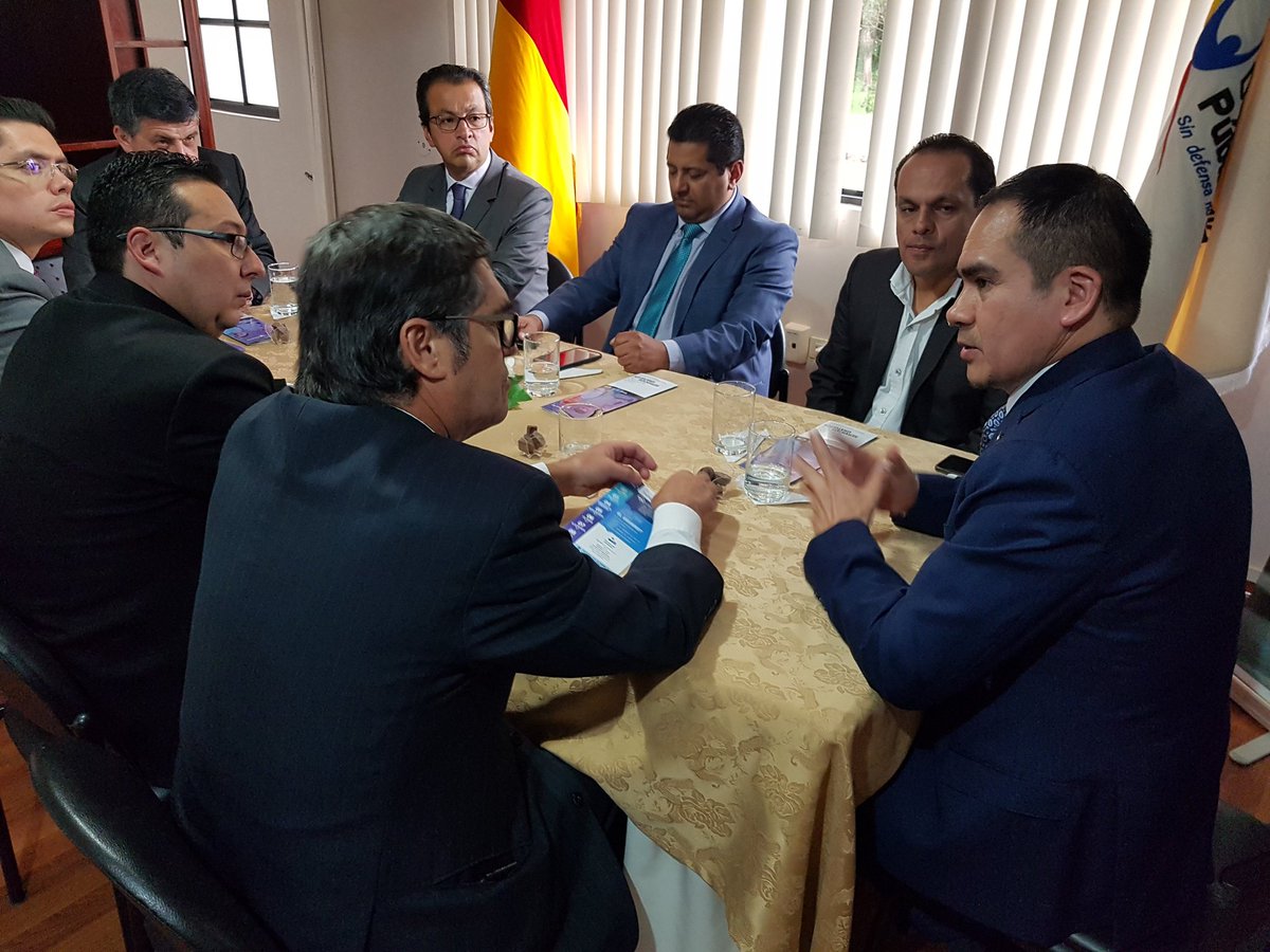 AzuayCJ's tweet photo. ⭕ #AHORA | El Dir. Prov. de @AzuayCJ, #SimónValdivieso; el Pdte. de la Corte de Justicia de #Azuay, #PabloValverde; y el Fiscal Provincial, Leonardo Amoroso, participan en la mesa de trabajo presidido por el Defensor Público General (e), Dr. Ángel Torres. https://t.co/mjDVrkJEdk