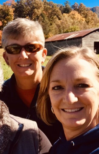 DeputyGriff_SRO's tweet photo. Happy Birthday to one of my true inspirations, my sister Danny! Love you and have a safe and wonderful vacation 🎂💙⚾️🥰 #GoLadyGators #BlueSisters #LevyCoDeputy #HappyBirthday https://t.co/eP2Uy6ojF0