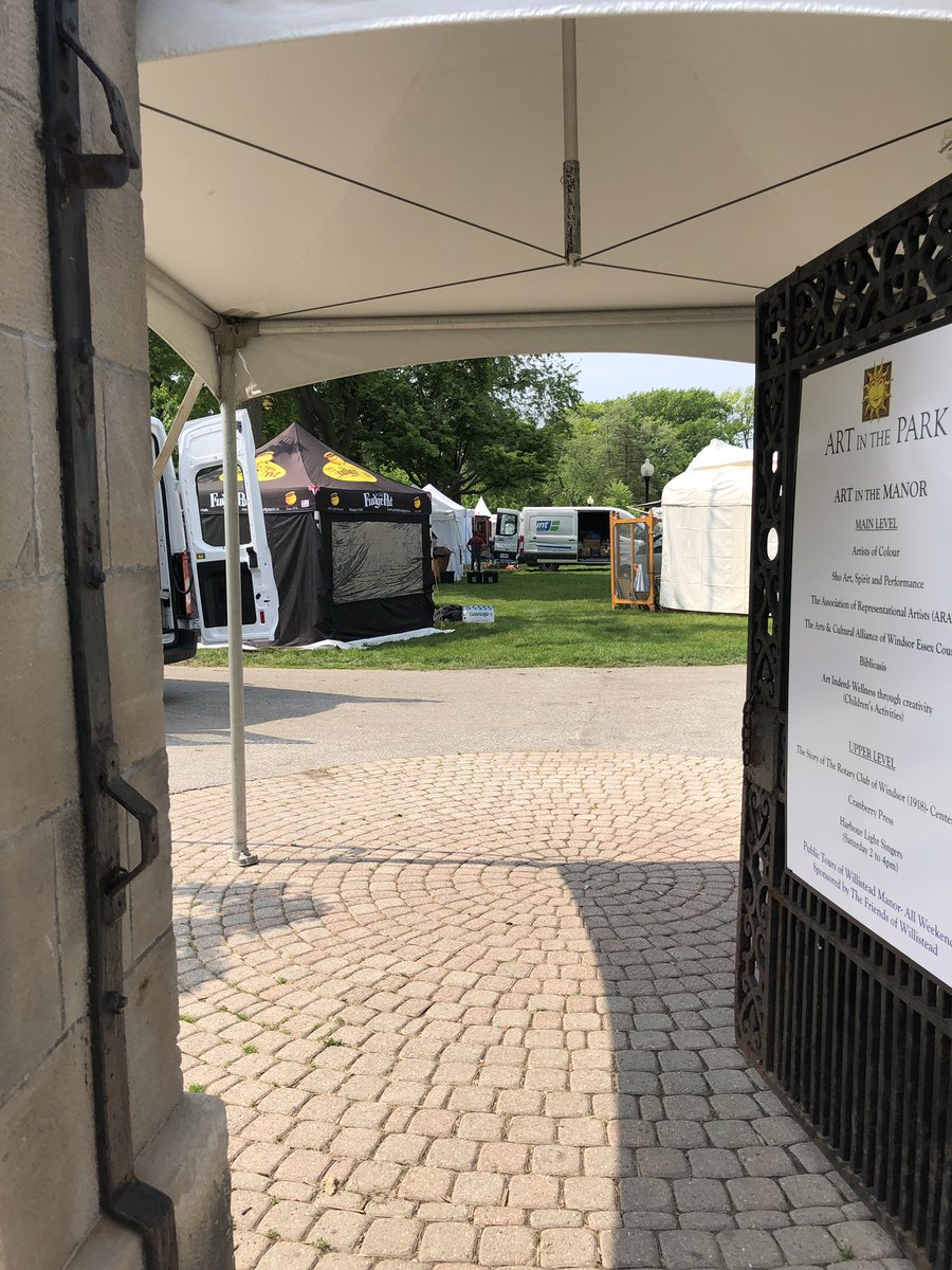 RotaryClub1918's tweet photo. Weโre working hard to get everything ready for Art in the Park 2019! So excited ๐จ - see everyone this weekend, Saturday 10-7, Sunday 10-5 ๐ #Rotary1918 #artintheparkwindsor #yqg https://t.co/9VwQpc0AKb