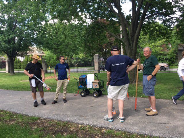 RotaryClub1918's tweet photo. Weโre working hard to get everything ready for Art in the Park 2019! So excited ๐จ - see everyone this weekend, Saturday 10-7, Sunday 10-5 ๐ #Rotary1918 #artintheparkwindsor #yqg https://t.co/9VwQpc0AKb