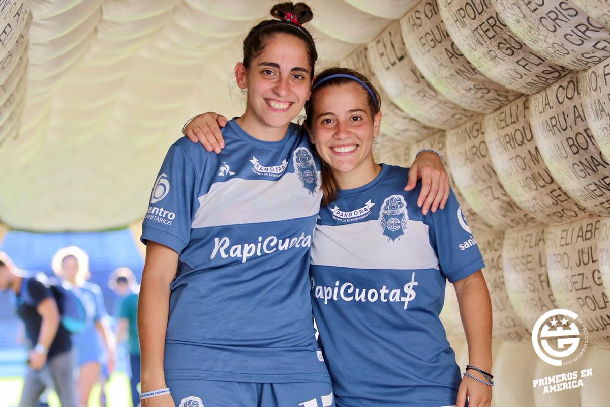FemeninoCGE's tweet photo. 🐺💪🏼 Podemos decir que hicimos historia, pero no lo logramos solas...
Muchas gracias, de 💙, por acompañarnos en este camino, @lecoqsportif_ar 👕, #Rapicuotas 🏃🏼♂️, #Induprem 🔲, #Sybila 🎥, #Sanicentro 🚿 y #MarmoleríaZago 🗿
#EnAzulyBlanco
#LaMismaPasión https://t.co/cjidDeQx0K