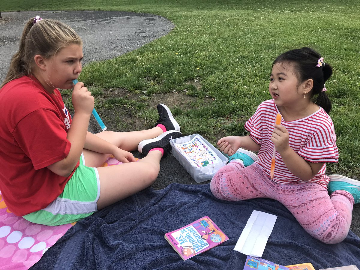bprokesch's tweet photo. Mrs. Prokesch took her 4th period Writing Workshop Buddies over to meet their young partners at Harry S Truman for a celebration picnic #stsd7 #yoursalisbury @KenParliman https://t.co/M7UO0BprVb
