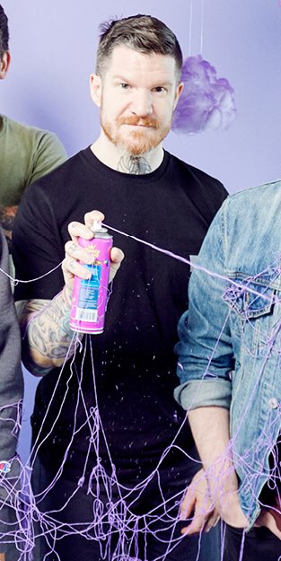 HAPPY BIRTHDAY ANDY HURLEY!!!!!!! A man of chaos and talent 