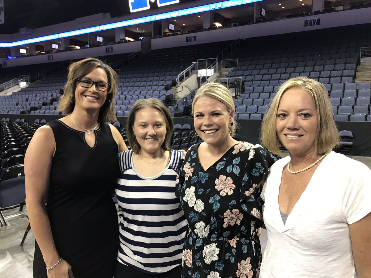 kaarmbruster14's tweet photo. We made it, Mama!
#imhereMHS #classof2019 https://t.co/2OvSpJNbt2