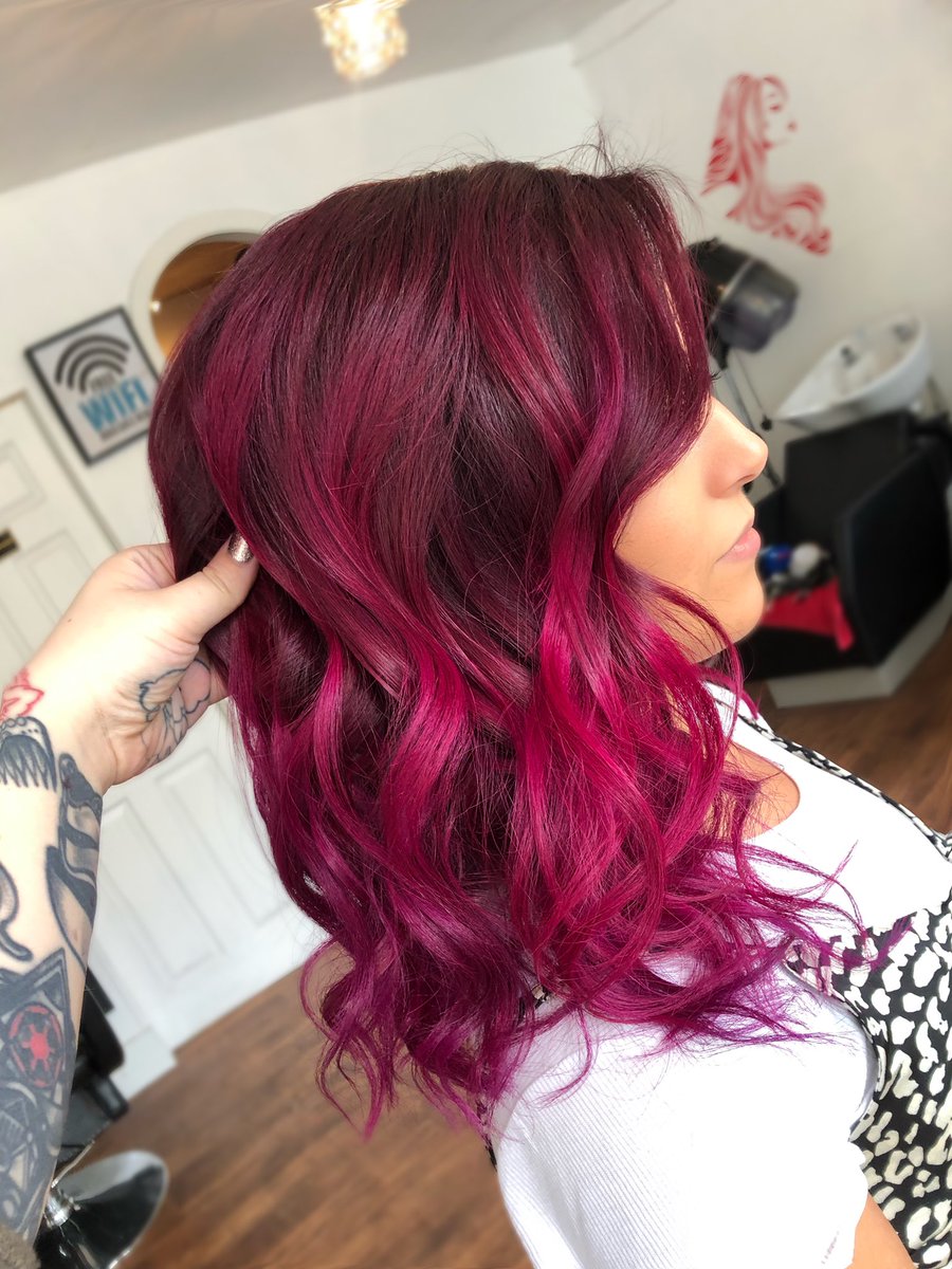 Can’t go wrong with pink hair though can you? 
#pinkhair #pinkhairdontcare #colourmelt #brighthair