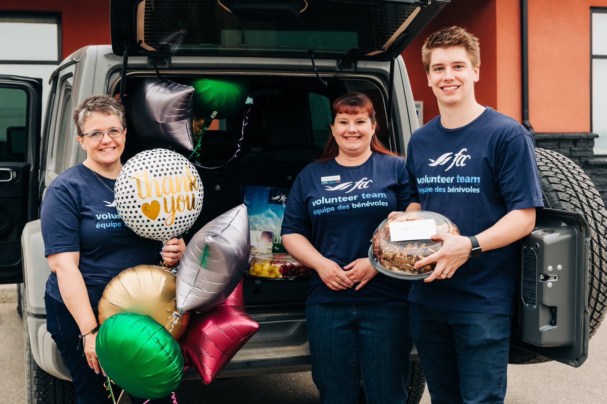 CityofBrooks's tweet photo. It’s #AlbertaRuralHealthWeek and since #RuralHealthMatters, we teamed up with #FarmCreditCanada, @CountyofNewell and #RhPAP to show some love to the amazing health care staff in our region. https://t.co/RTKCvjSA05