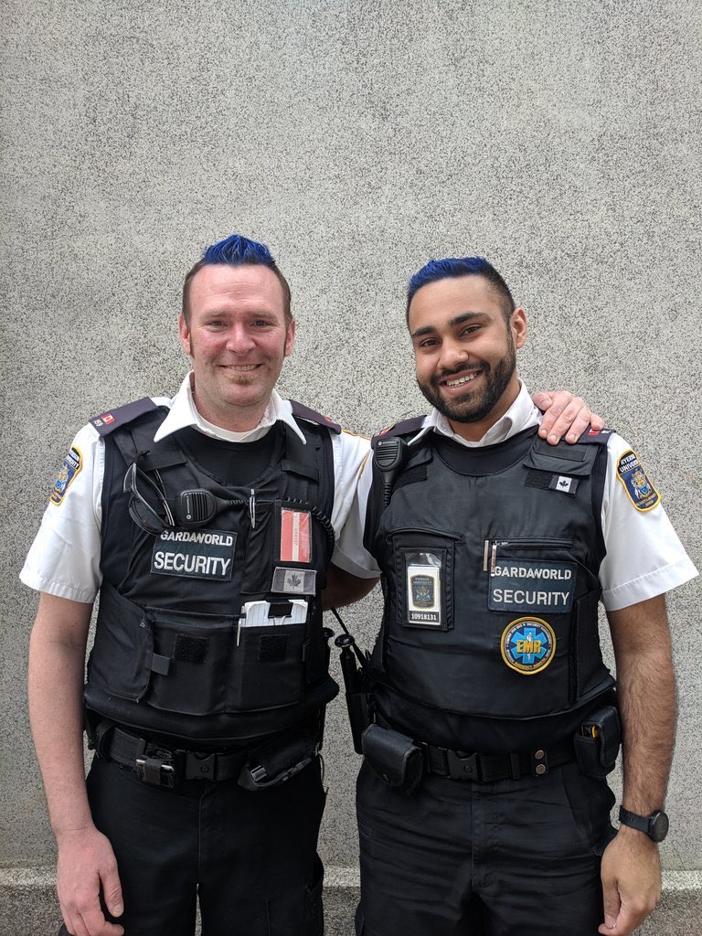 CPCEHollands's tweet photo. Blue hair, donβt care! Wrapping up #ColourToConquer with a bang. @Colour2CC @pmcancercentre @thePMCF #RyersonCommunitySafety #RyersonU https://t.co/W0d1vf0zGN