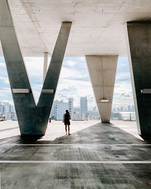 Best location for our weekly bi-coastal office meeting! Quick site visit for a new project and a side jaunt to see some incredible architecture. .
.
.
#interiordesign 
#architecture 
#retaildesign bit.ly/2JMIGOx