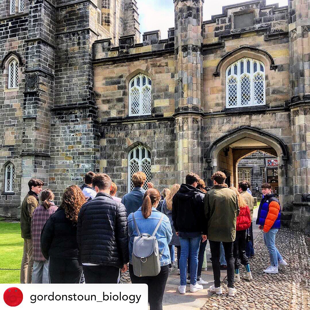 gordonstoun's tweet photo. Yr 12 enjoyed Futures Week this week - starting with a visit to @uniofaberdeen pictured here - & including sessions on various aspects of life after school! #outofclassroomlearning #broaderexperiencesbroaderminds #whatwillwebewhenwegrowup #ucas #understandingwhatwevegrowntobe https://t.co/nV80xzR9rl