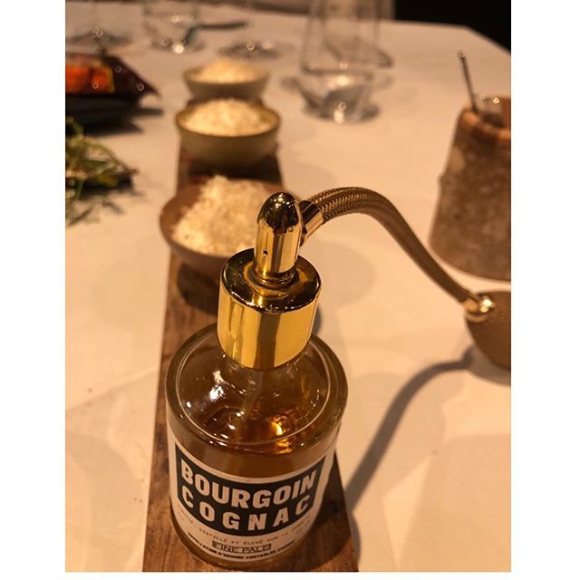 gillespudlowski's tweet photo. Feuilleté aux noisettes, chèvre de chez @Joussaume, spray de cognac @bourgoincognac #LoicLecoin @lecoinloic  @domainedesetangs #charente @smallluxuryhotels #massignac #foodblogger #foodlover #eat #foodforthought #yummy #amazing #foodpics #foodstagram #in… https://t.co/UF9EZbMNRk https://t.co/CO6DDtyHNg