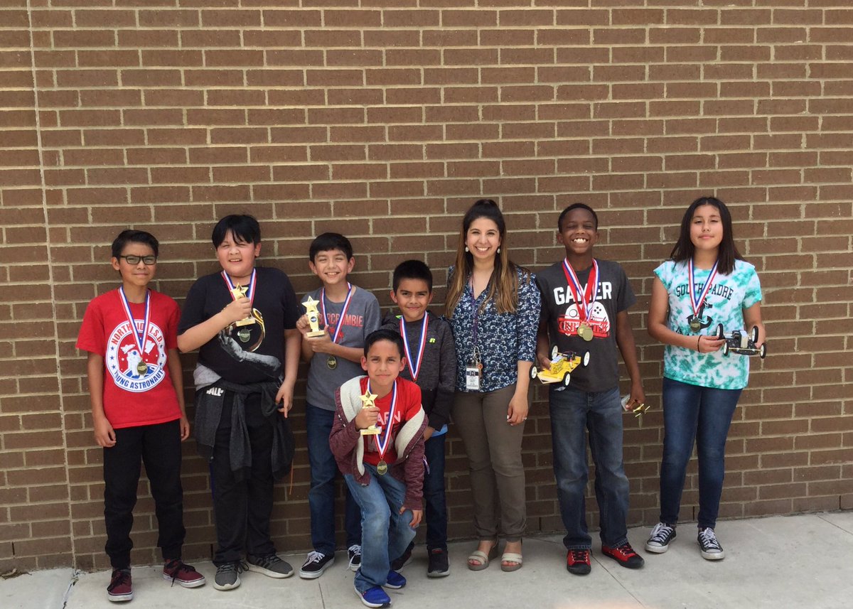 Mrs_CABautista's tweet photo. @NISDVillarreal_ No stadium or audience? No problem. SO proud of my Fast Jags, Potatoes, and Thunderbolts (not all pictured). Shout out to Mr. Gurrola and Mr. Falcon! I loved working with y’all! Here’s to a great season❤️#Fastjagsforthewin https://t.co/RLIG79KhEs