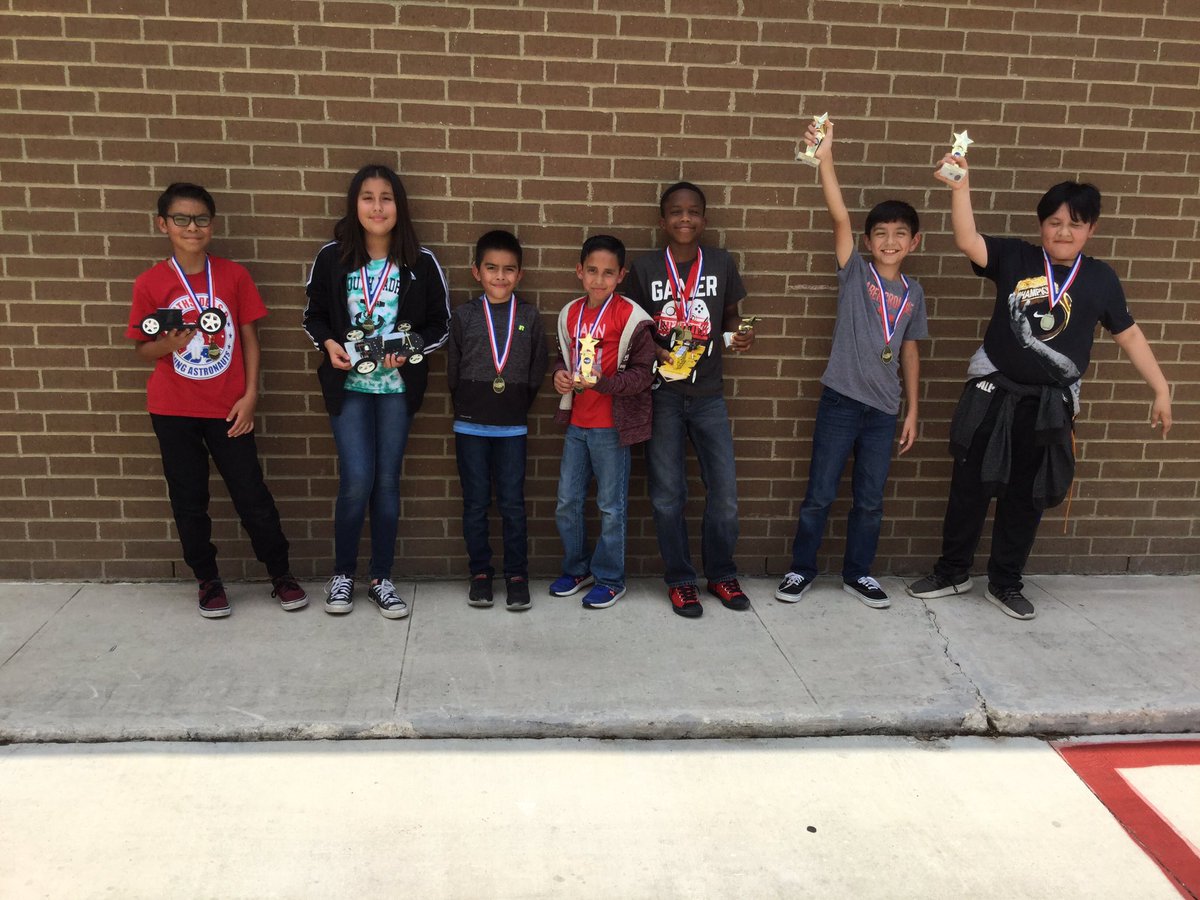 Mrs_CABautista's tweet photo. @NISDVillarreal_ No stadium or audience? No problem. SO proud of my Fast Jags, Potatoes, and Thunderbolts (not all pictured). Shout out to Mr. Gurrola and Mr. Falcon! I loved working with y’all! Here’s to a great season❤️#Fastjagsforthewin https://t.co/RLIG79KhEs