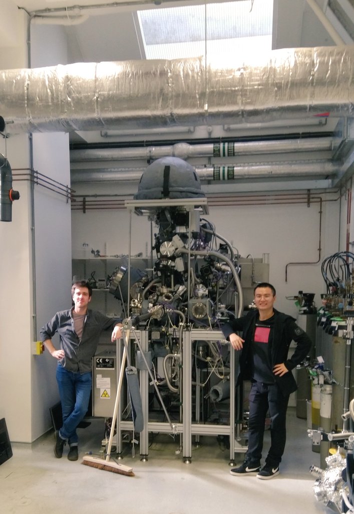 DrGwilKerherve's tweet photo. Today we have finished the move of our old ambient pressure to the back of the lab. We are now ready to get our new ambient XPS/ARPES from Scienta Omicron #XPS #scienta #ARPES #Imperialcollege #photoelectron https://t.co/HY3vczk9Yg